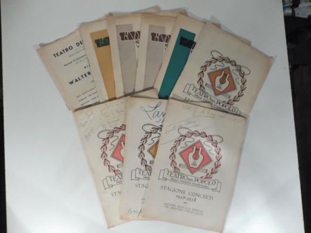 Raccolta di programmi di musica classica del Teatro del Popolo della Società umanitaria datati fra 1927 e 1938